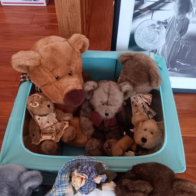 MOSTLY BOYD'S BEARS AND A CHILD'S WORLD PICTURE