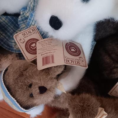 MOSTLY BOYD'S BEARS AND A CHILD'S WORLD PICTURE