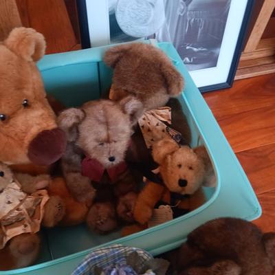 MOSTLY BOYD'S BEARS AND A CHILD'S WORLD PICTURE