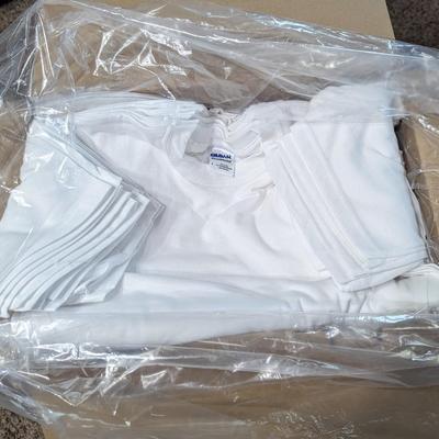 New Gildan White T-shirts