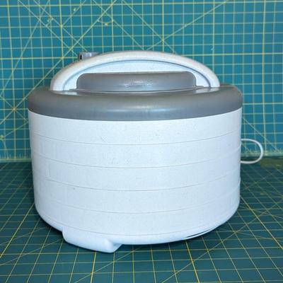 Nesco Food Dehydrator & Jerky Maker