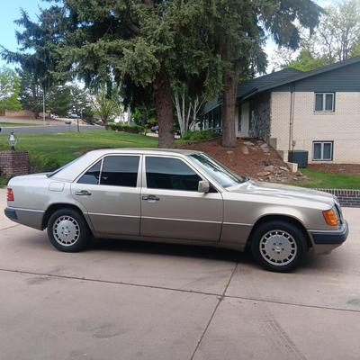 AMAZING '92 MERCEDES BENZ 300 AUTOMATIC 4WD, SUNROOF 89K