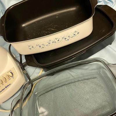Assorted Vintage Kitchen Appliances and Pyrex Measuring Cup