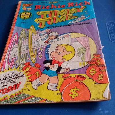 LOT 113 OLD RICHIE RICH COMIC BOOK