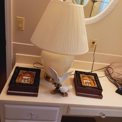 2 BEAUTIFULLY FRAMED BEACH SCENE PICTURES, IVORY GLASS BASE LAMP AND CERAMIC DOVES