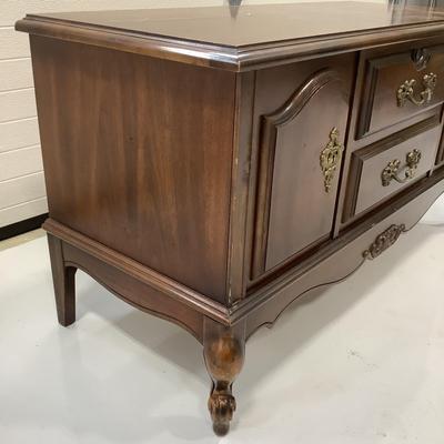 1006 Virginia Maid Cedar Chest by LANE