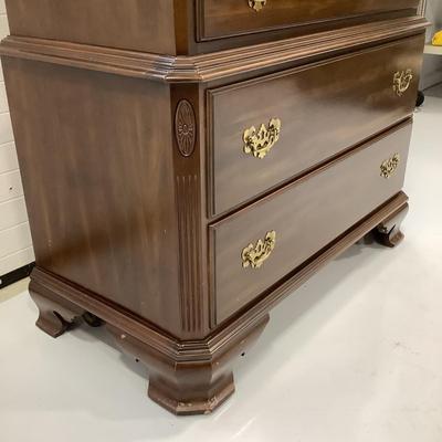 1008 Ethan Allen Gentlemans Dresser