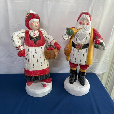 Santa & Mrs. Claus figures