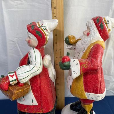 Santa & Mrs. Claus figures