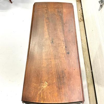 1012 Antique William & Mary Style Gateleg Drop Leaf Table