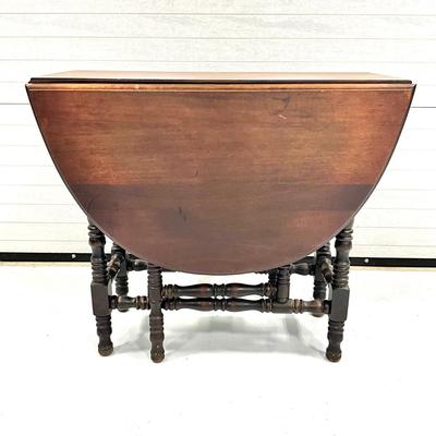 1012 Antique William & Mary Style Gateleg Drop Leaf Table