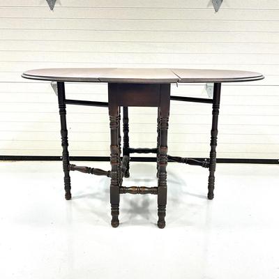 1012 Antique William & Mary Style Gateleg Drop Leaf Table
