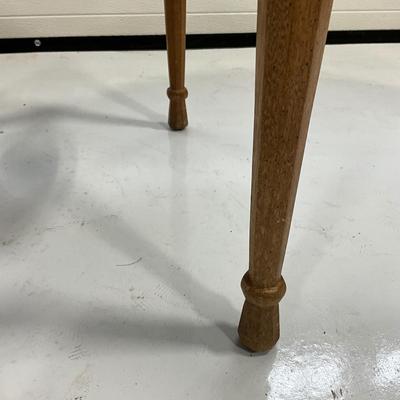 1013 Vintage Hammary Leather Top Round End Table