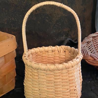 Assorted Handled Baskets (Assorted Sizes)