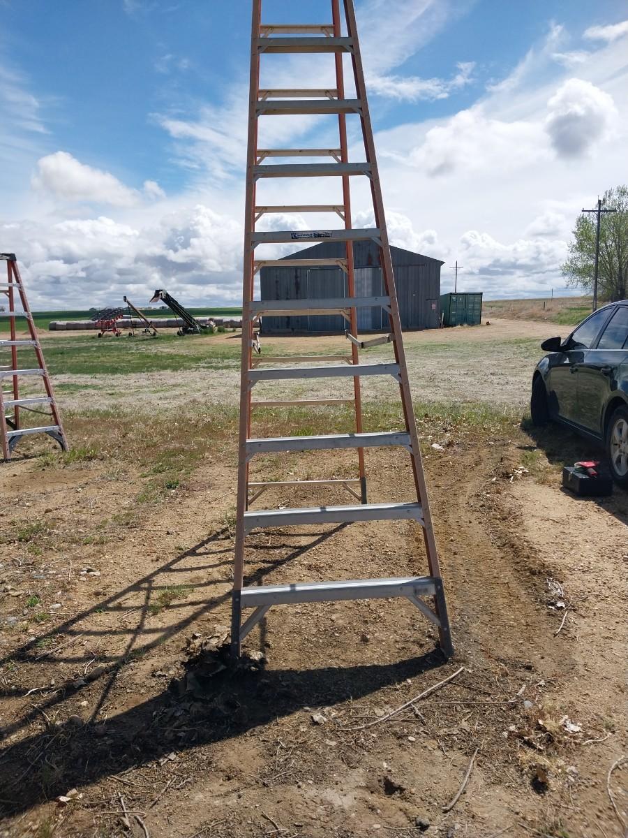 WERNER 12 FT. LADDER