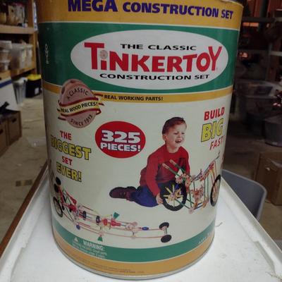 Collection of Tinkertoys