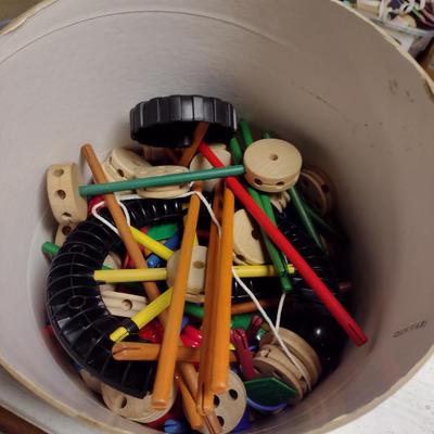 Collection of Tinkertoys