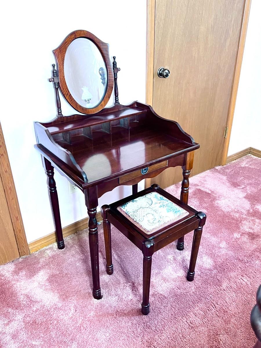 Small Mirrored Vanity Table with Stool