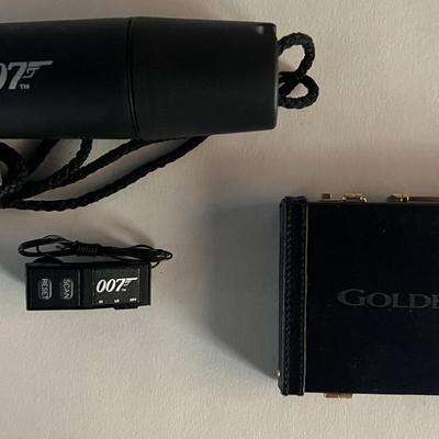 007 James Bond Golden Eye promo ear radio and business card holder