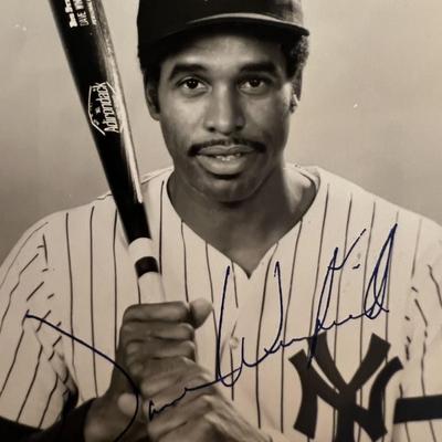 NY Yankee Dave Winfield signed photo