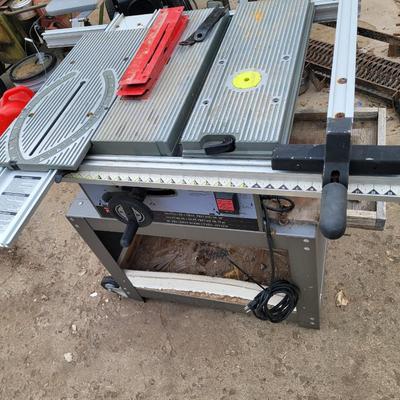 Ryobi table saw with router top