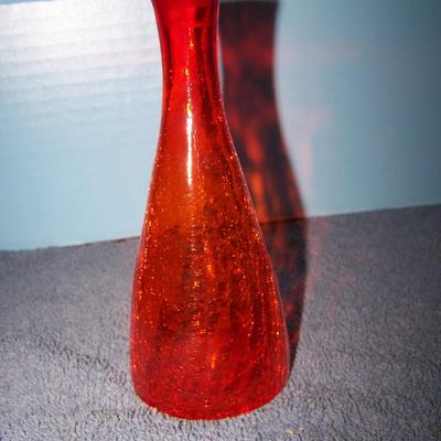 LOT 61 GORGEOUS VINTAGE MID CENTURY RUBY/AMBERINA CRACKLE ART GLASS
