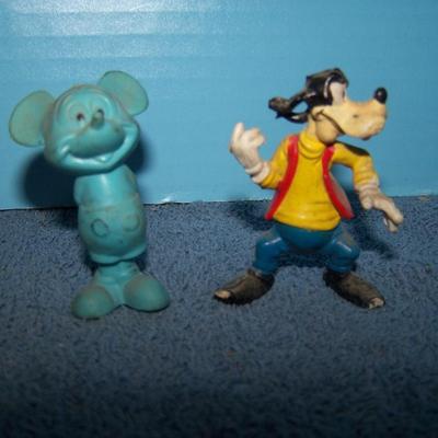 LOT 99 COLLECTABLE DISNEY PVC/PLASTIC MINI FIGURES