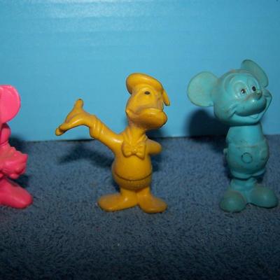 LOT 99 COLLECTABLE DISNEY PVC/PLASTIC MINI FIGURES