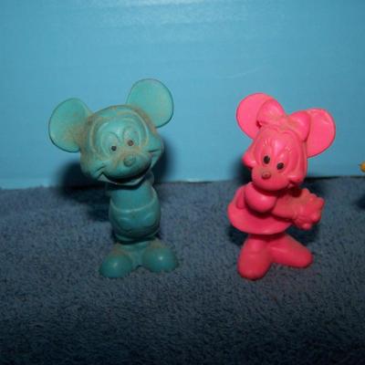 LOT 99 COLLECTABLE DISNEY PVC/PLASTIC MINI FIGURES