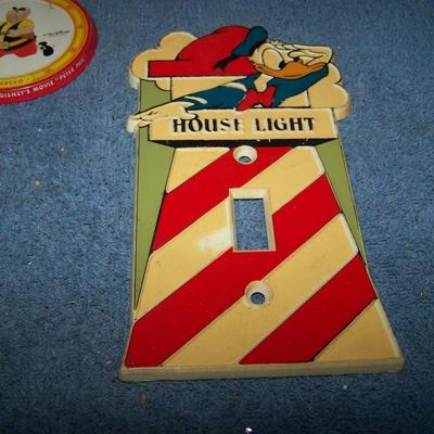LOT 101 COLLECTABLE DISNEY MISC ITEMS