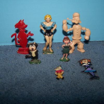 LOT 102 GREAT VINTAGE PLASTIC FIGURES-- SOME MARX TINYKINS