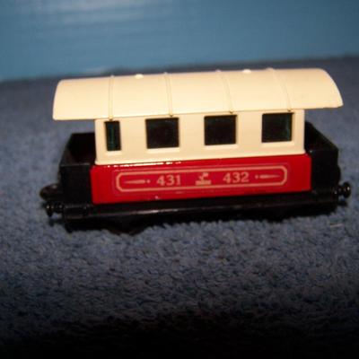 LOT 104 COLLECTABLE MATCHBOX VEHICLES--#s 67/73/?/63/19/44