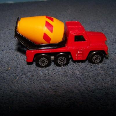 LOT 104 COLLECTABLE MATCHBOX VEHICLES--#s 67/73/?/63/19/44