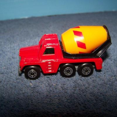 LOT 104 COLLECTABLE MATCHBOX VEHICLES--#s 67/73/?/63/19/44