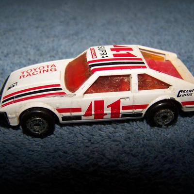 LOT 106 COLLECTABLE MATCHBOX VEHICLES #s 62/5/9/?/66/?