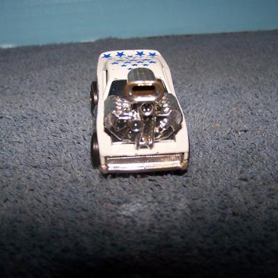 LOT 106 COLLECTABLE MATCHBOX VEHICLES #s 62/5/9/?/66/?