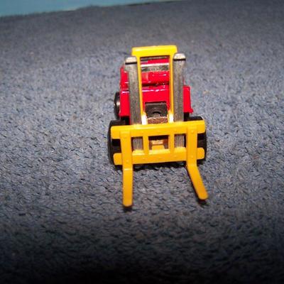LOT 107 COLLECTABLE MATCHBOX VEHICLES #s 42/40/5/54/71/53