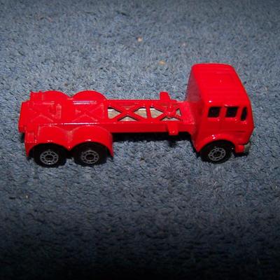 LOT 107 COLLECTABLE MATCHBOX VEHICLES #s 42/40/5/54/71/53