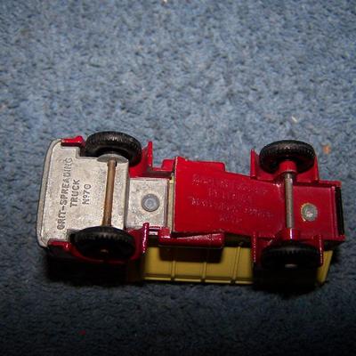 LOT 112 COLLECTABLE MATCHBOX VEHICLES #s 15/58/57/21/20/70