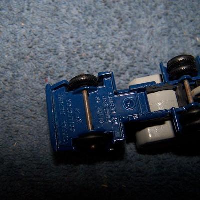 LOT 112 COLLECTABLE MATCHBOX VEHICLES #s 15/58/57/21/20/70
