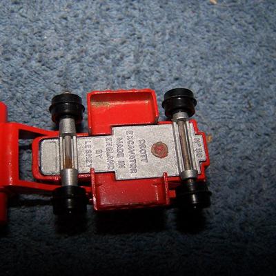 LOT 112 COLLECTABLE MATCHBOX VEHICLES #s 15/58/57/21/20/70