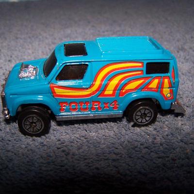 LOT 115 COLLECTABLE CORGI & 1 KENNER VEHICLES