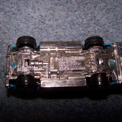 LOT 115 COLLECTABLE CORGI & 1 KENNER VEHICLES