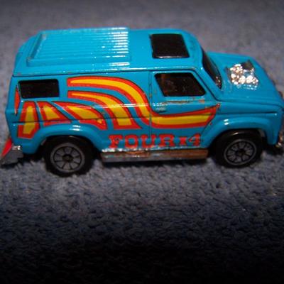 LOT 115 COLLECTABLE CORGI & 1 KENNER VEHICLES