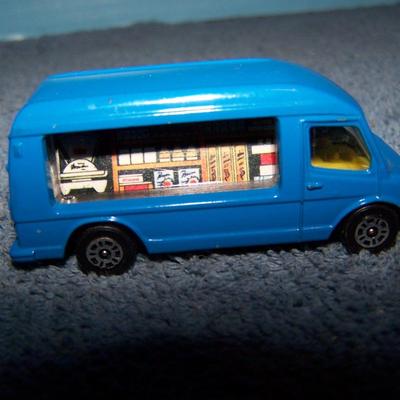 LOT 115 COLLECTABLE CORGI & 1 KENNER VEHICLES