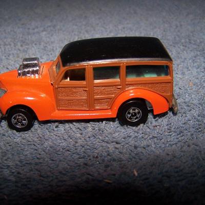 LOT 116 COLLECTABLE HOT WHEELS VEHICLES