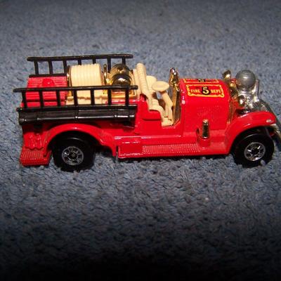 LOT 116 COLLECTABLE HOT WHEELS VEHICLES