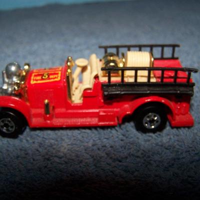LOT 116 COLLECTABLE HOT WHEELS VEHICLES