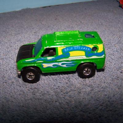 LOT 116 COLLECTABLE HOT WHEELS VEHICLES