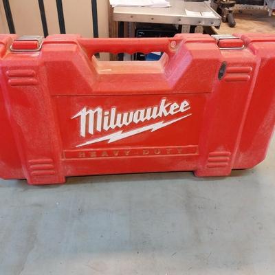MILWAUKEE IN CARRY CASE
